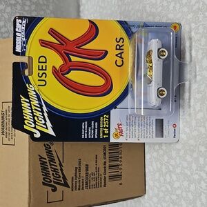 Johnny Lightning 1969 Chevy Camaro RS/SS Convertible White Lightning Muscle Cars